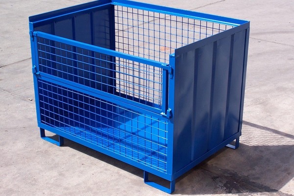 Gitterbehälter mit Blechseiten