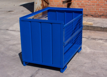 Gitterboxen mit Blechseiten